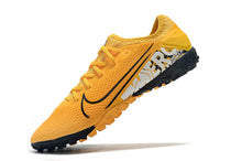 Carregar imagem no visualizador da galeria, CHUTEIRA NIKE MERCURIAL VAPOR 13 TF AMARELO/PRETO
