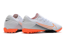 Carregar imagem no visualizador da galeria, CHUTEIRA NIKE MERCURIAL VAPOR 13 TF PRATA/LARANJA
