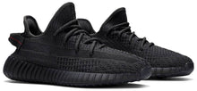 Carregar imagem no visualizador da galeria, ADIDAS YEEZY BOOST 350 V2 &quot;PRETO&quot;
