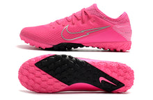 Carregar imagem no visualizador da galeria, CHUTEIRA SOCIETY NIKE MERCURIAL VAPOR 13 PRO TF - MBAPPE ROSA

