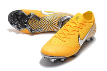Carregar imagem no visualizador da galeria, CHUTEIRA NIKE MERCURIAL VAPOR 12 FG ELITE &quot;MEU JOGO&quot; AMARELA
